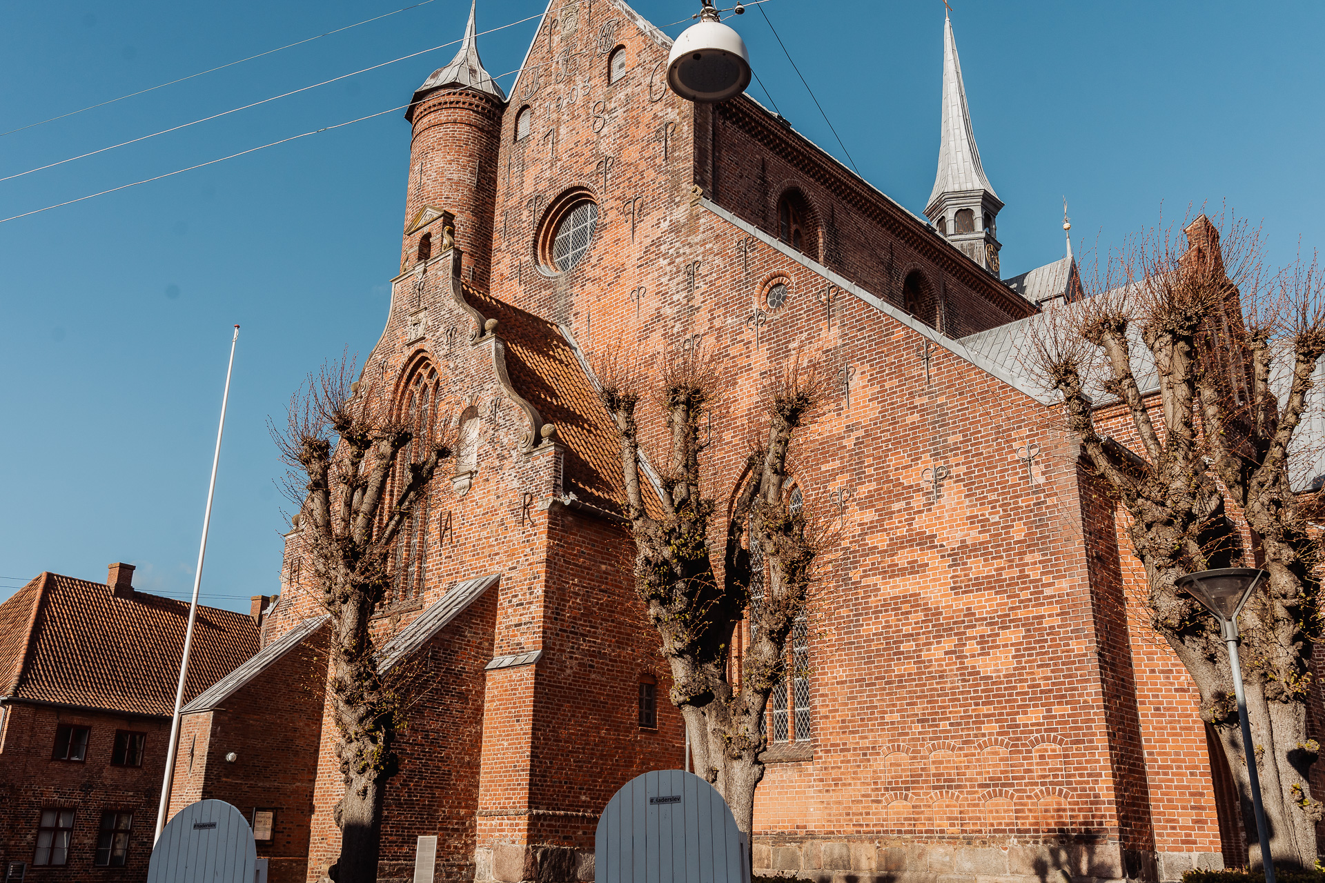Wedding portrait at Haderslev Cathedral